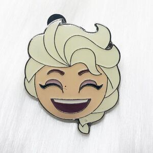 🔮 5/$25 Disney Frozen Elsa Laughing‎ Emoji Pin